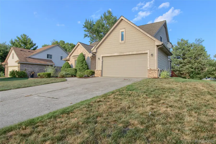 18978 Glengarry Drive, Livonia, MI 48152 - #3