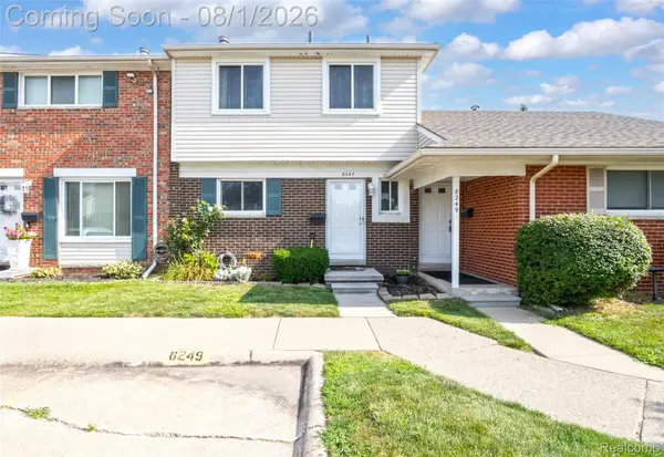 8247 Dartmouth Drive, Warren, MI 48093