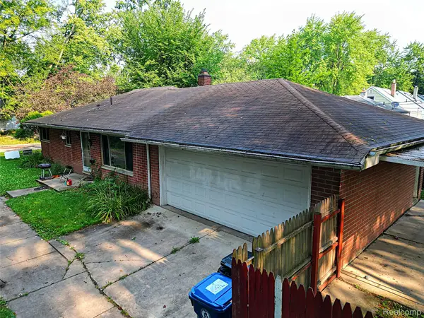 18202 Dalby, Redford, MI 48240