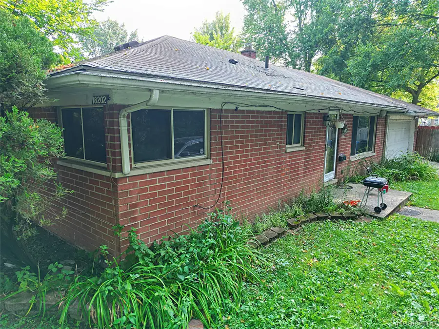 18202 Dalby, Redford, MI 48240 - #2