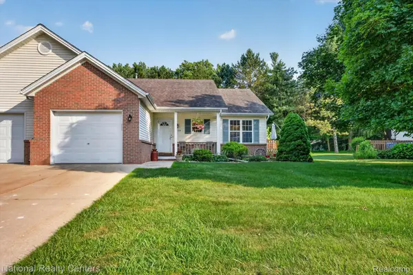 7774 E Ridge Drive, Almont, MI 48003