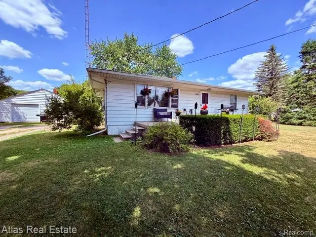 2060 Christner Street, Burton, MI 48519 - #3