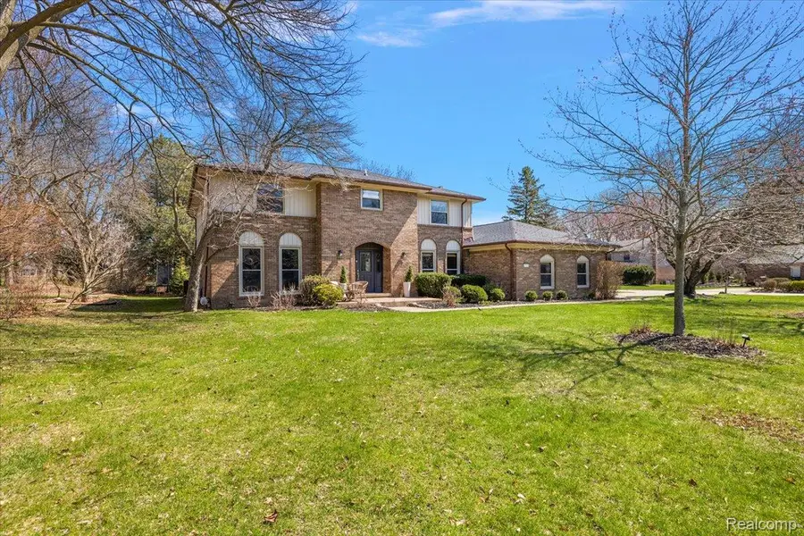 1732 Kilburn Road N, Rochester Hills, MI 48306 - #2