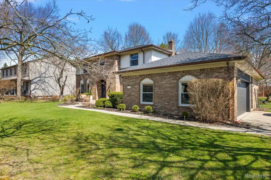 1732 Kilburn Road N, Rochester Hills, MI 48306 - #3