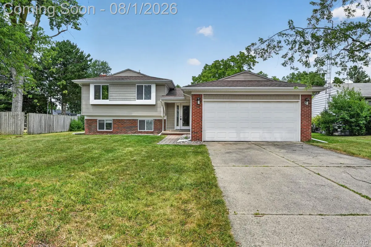 5090 Spinning Wheel Drive, Grand Blanc, MI 48439 - #1