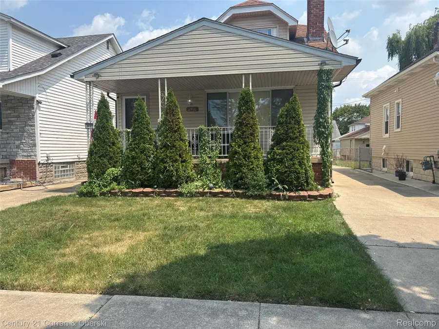 6910 Maple Street, Dearborn, MI 48126 - #2