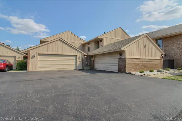 35468 Heritage Lane, Farmington, MI 48335