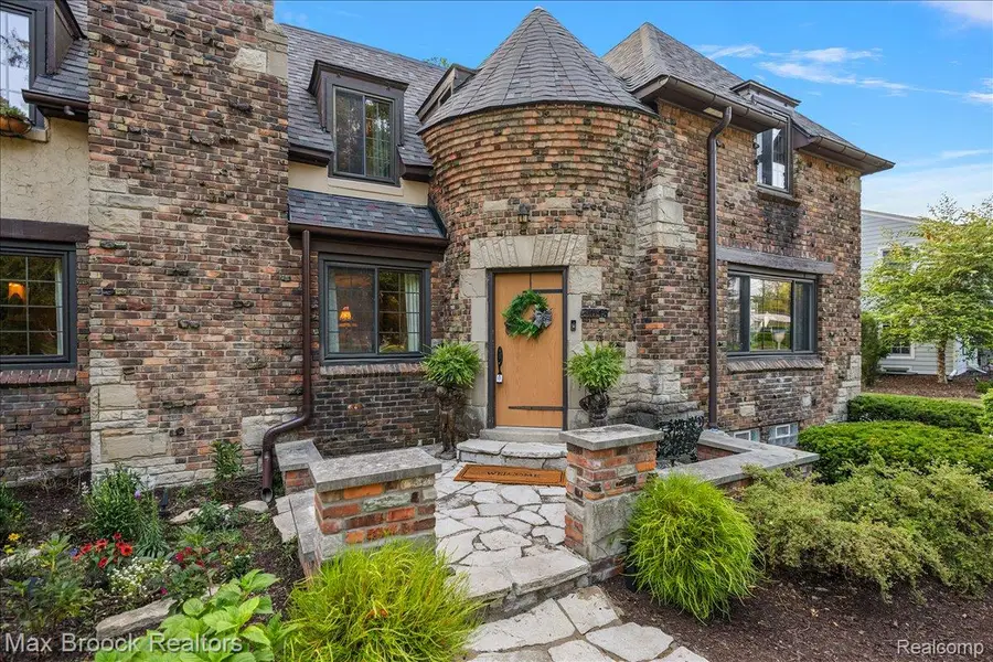 31543 Fairfax Avenue, Beverly Hills, MI 48025 - #2