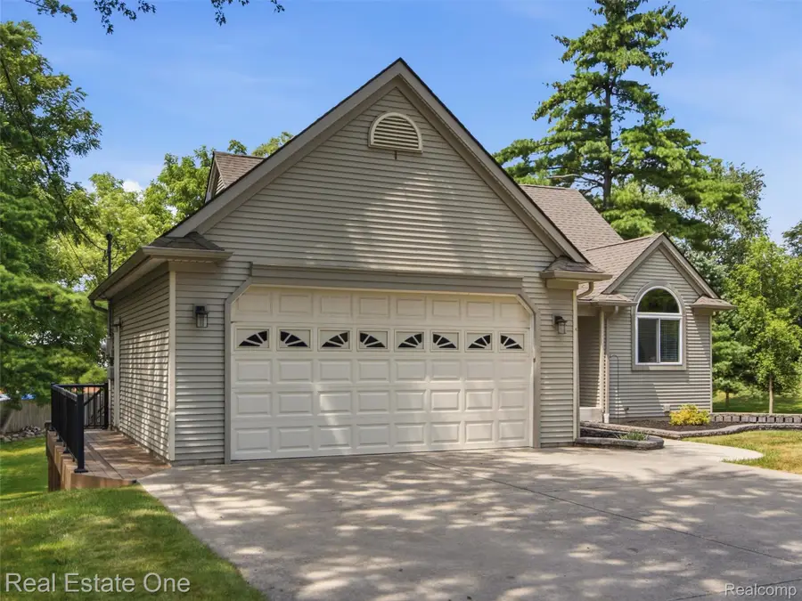 4125 Rural Street, Waterford, MI 48329 - #3