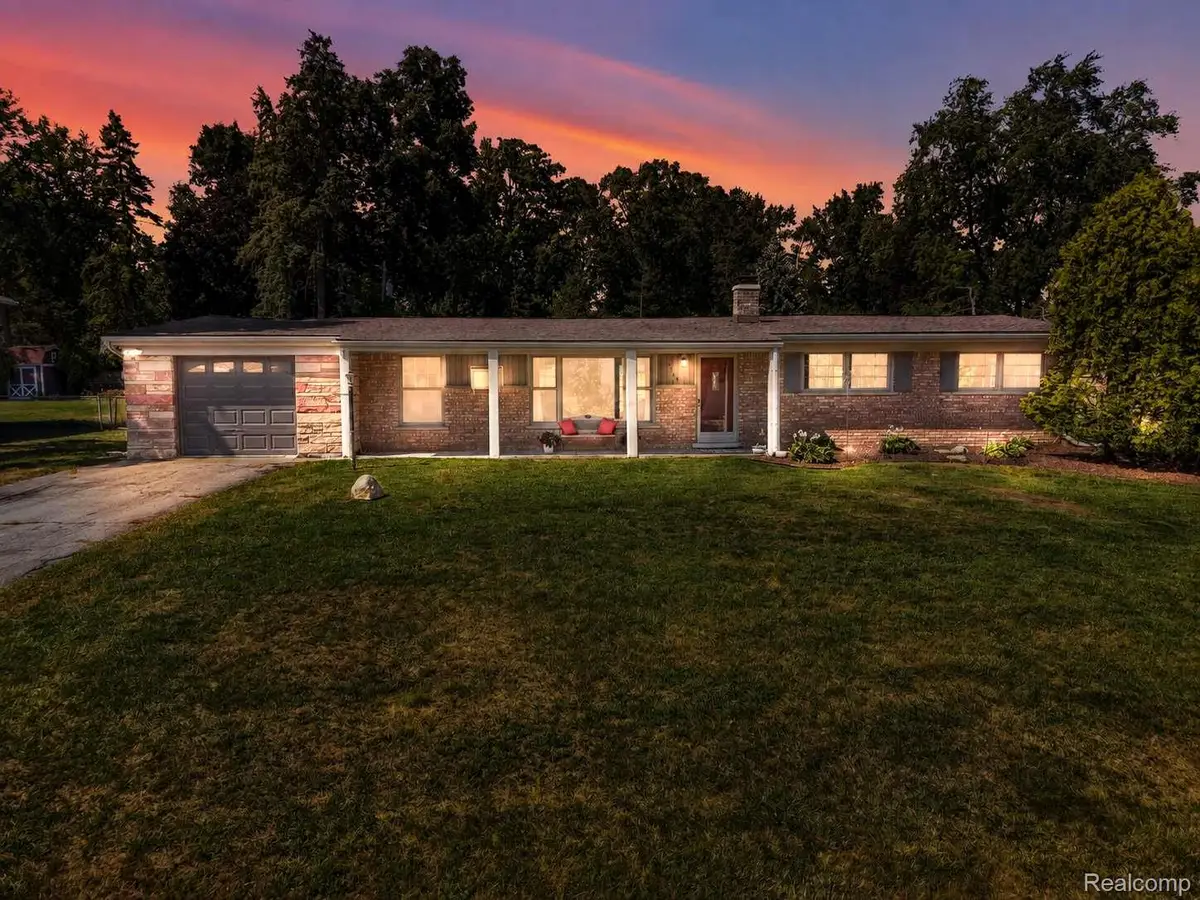 8144 Kenwick Drive, White Lake, MI 48386 - #1