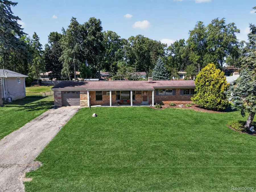 8144 Kenwick Drive, White Lake, MI 48386 - #2