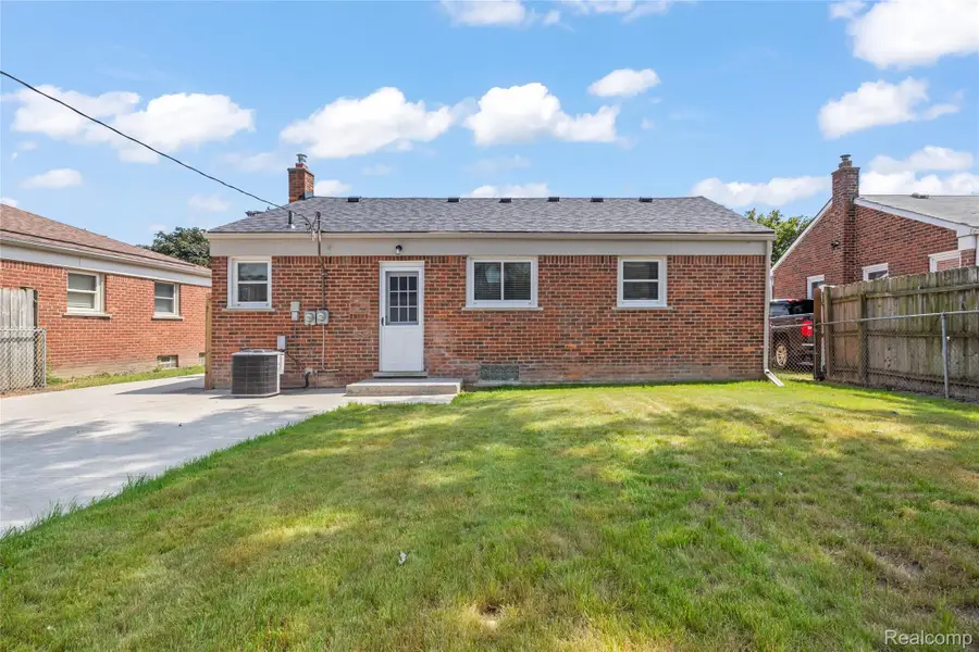 6735 Whitby Street, Garden City, MI 48135 - #3