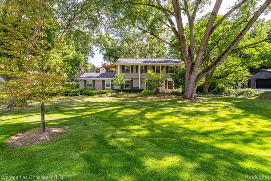712 E Valley Chase Road, Bloomfield, MI 48304 - #2