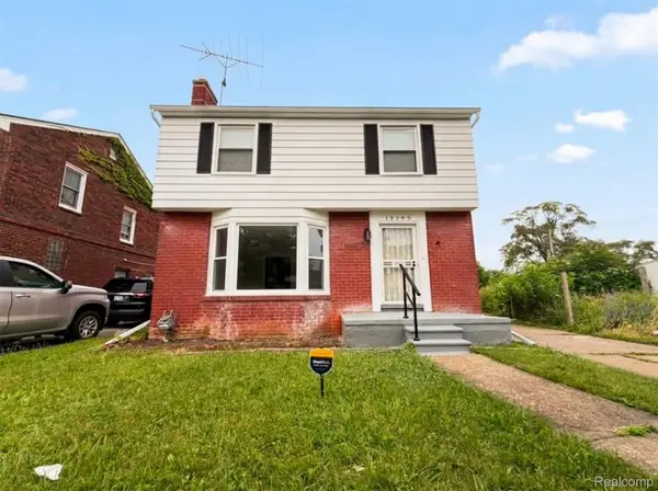 15293 Mapleridge Street, Detroit, MI 48205