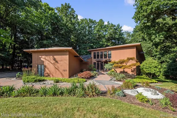1211 Kensington Road, BloomfieldHills, MI 48304