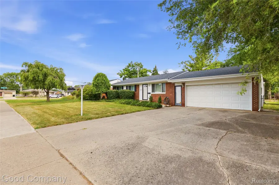 11627 De Clerck Drive, Sterling Heights, MI 48313 - #2