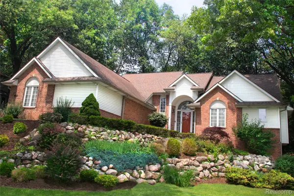 7781 Partridge Hill Drive, Brighton, MI 48116