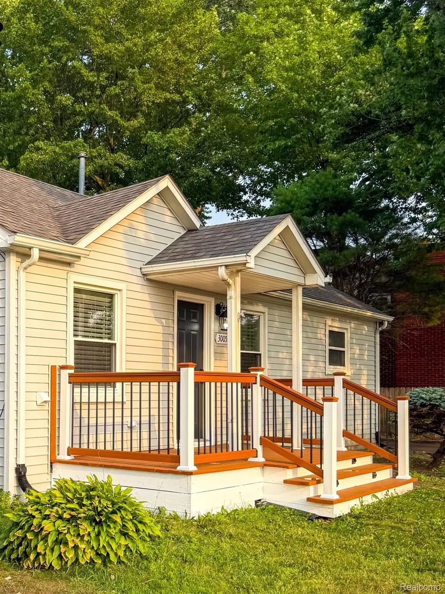 30052 Schoenherr Road, Warren, MI 48088 - #3