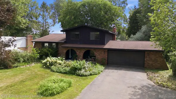 903 Beachway Drive, WhiteLake, MI 48383