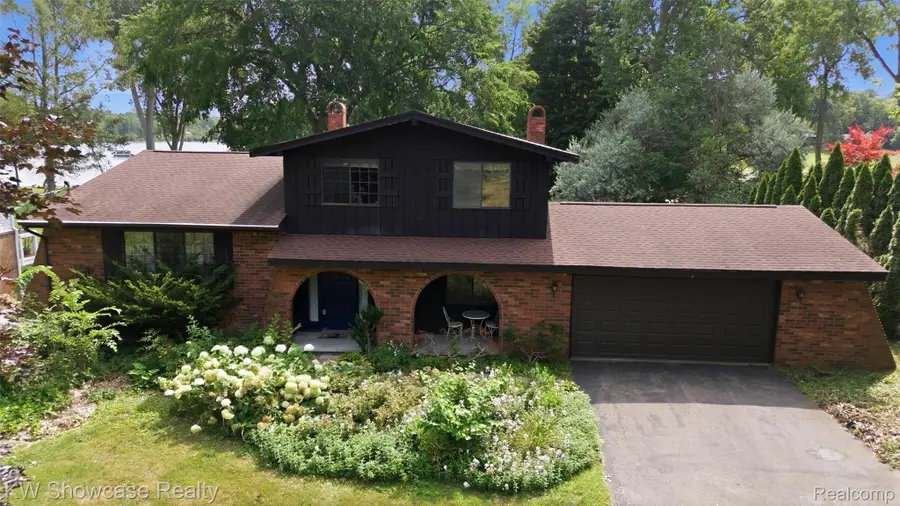 903 Beachway Drive, White Lake, MI 48383 - #2