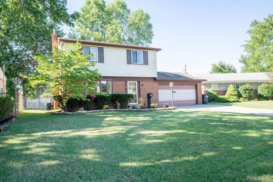 9372 Elaine Court, Taylor, MI 48180 - #2