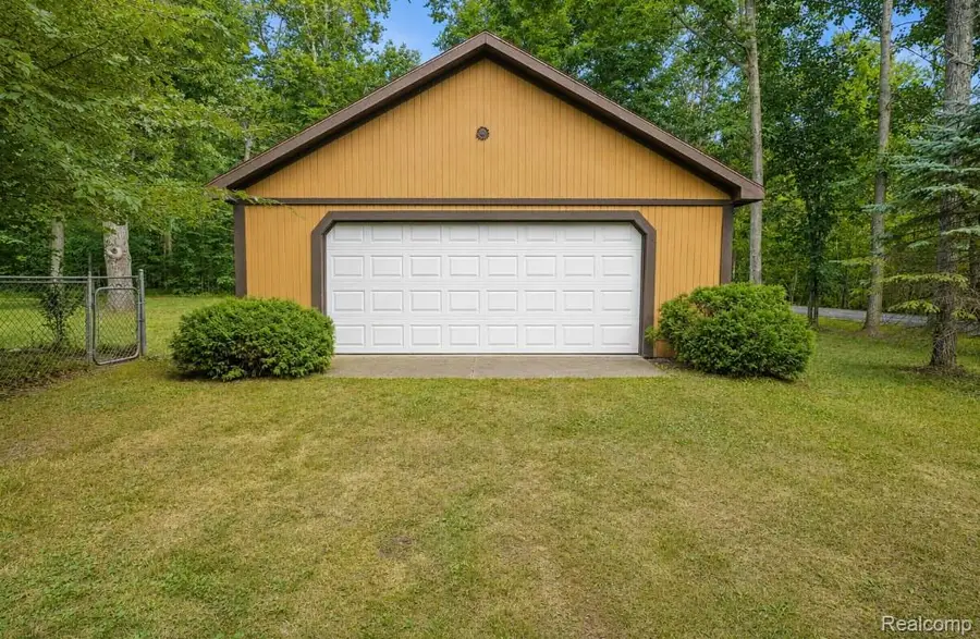 1413 S Irish Road, Davison, MI 48423 - #3