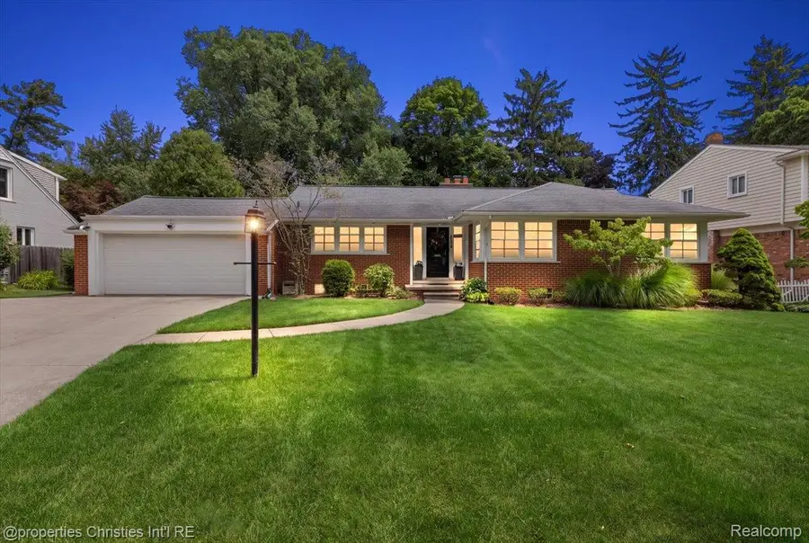 925 Westchester Way, Birmingham, MI 48009 - #2