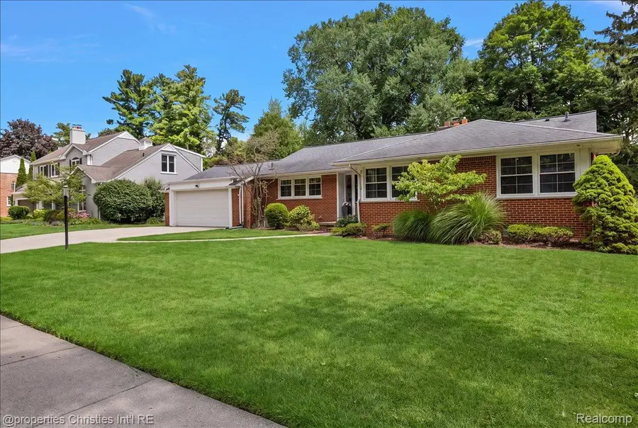 925 Westchester Way, Birmingham, MI 48009 - #3