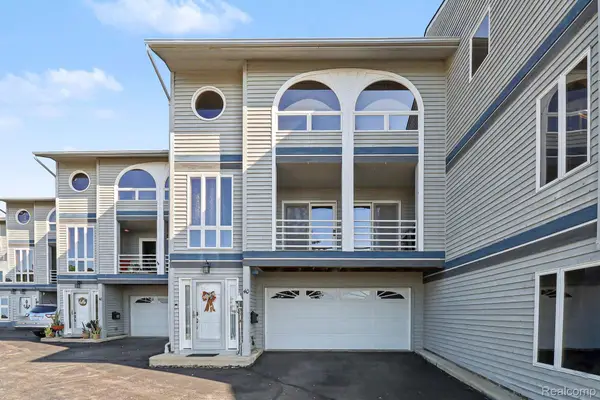 40 Harrison Avenue, Trenton, MI 48183