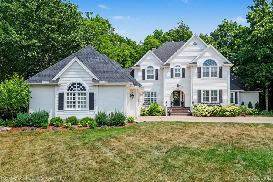 3246 Fieldstone Drive, Flushing, MI 48433 - #2