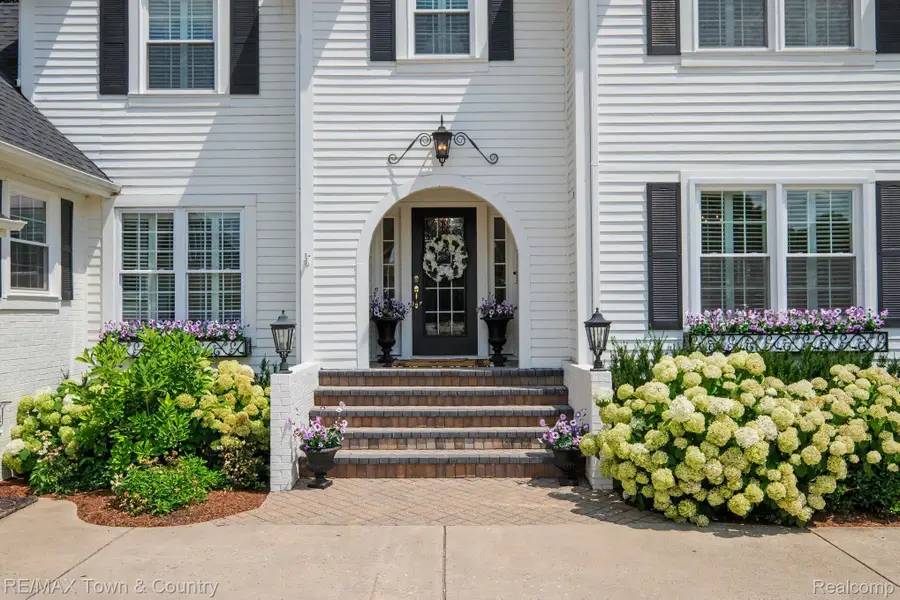 3246 Fieldstone Drive, Flushing, MI 48433 - #3