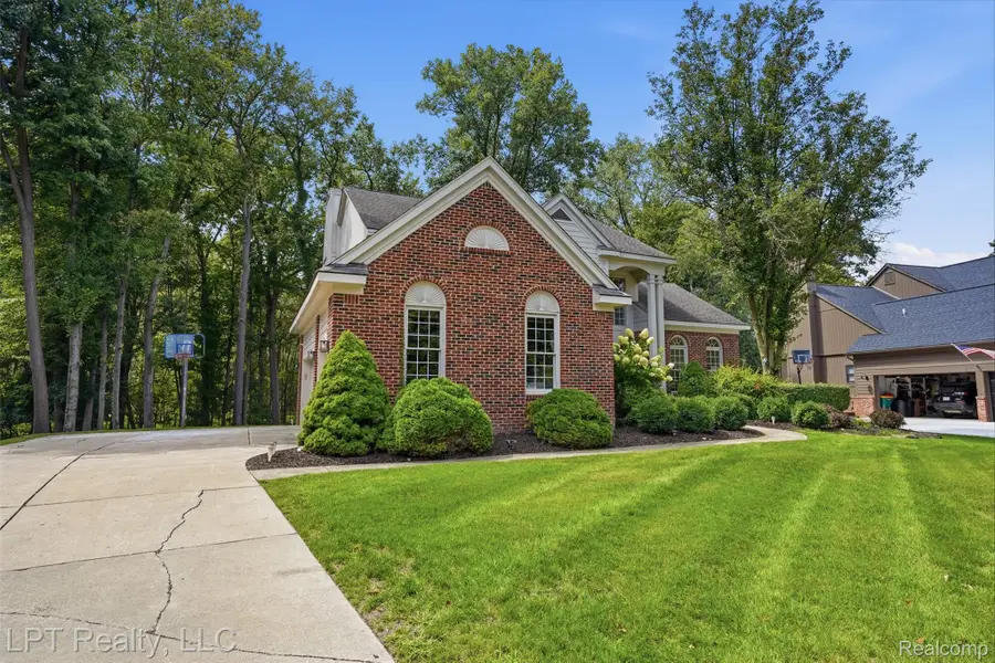 1419 Woodbridge Lane, Wixom, MI 48393 - #3