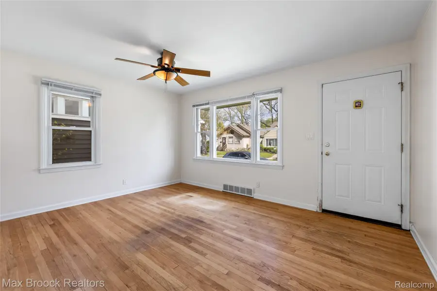 450 E Maplehurst Street, Ferndale, MI 48220 - #2