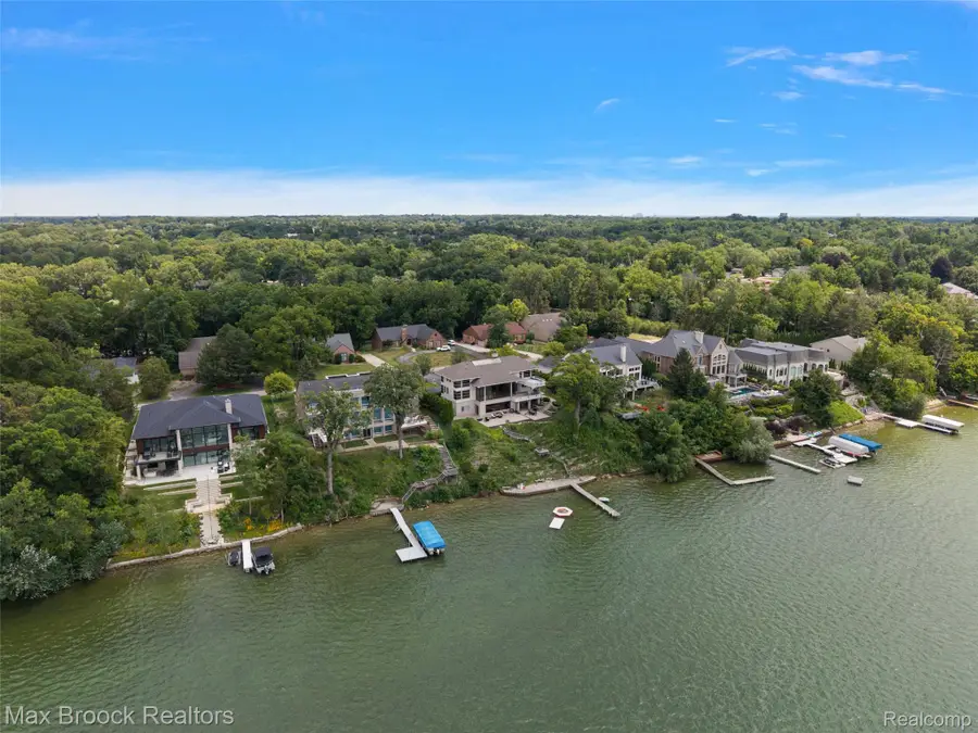 3468 Pine Estates Drive, West Bloomfield, MI 48323 - #3