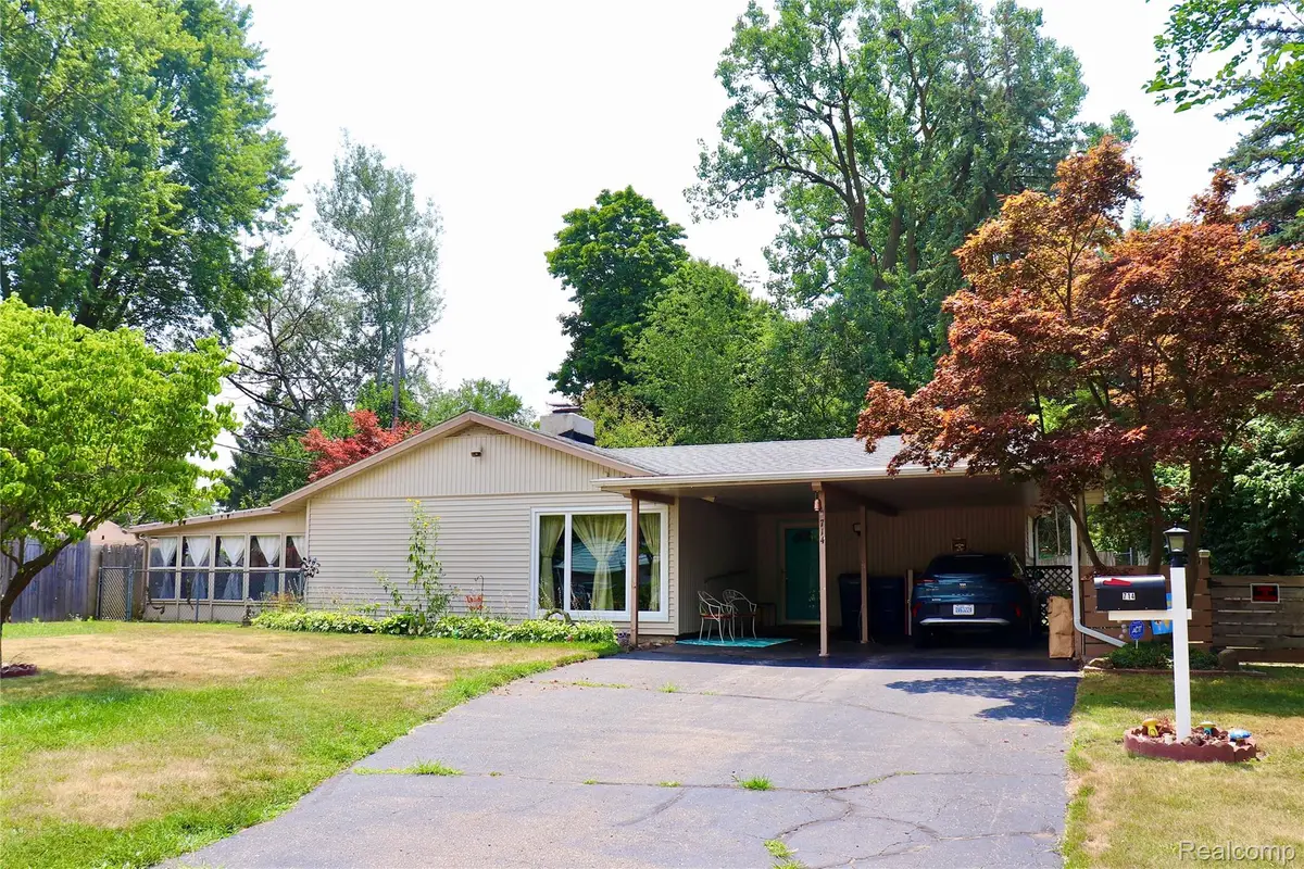 707 Country Club Lane, Flint, MI 48507 - #1
