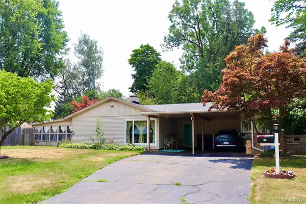 707 Country Club Lane, Flint, MI 48507