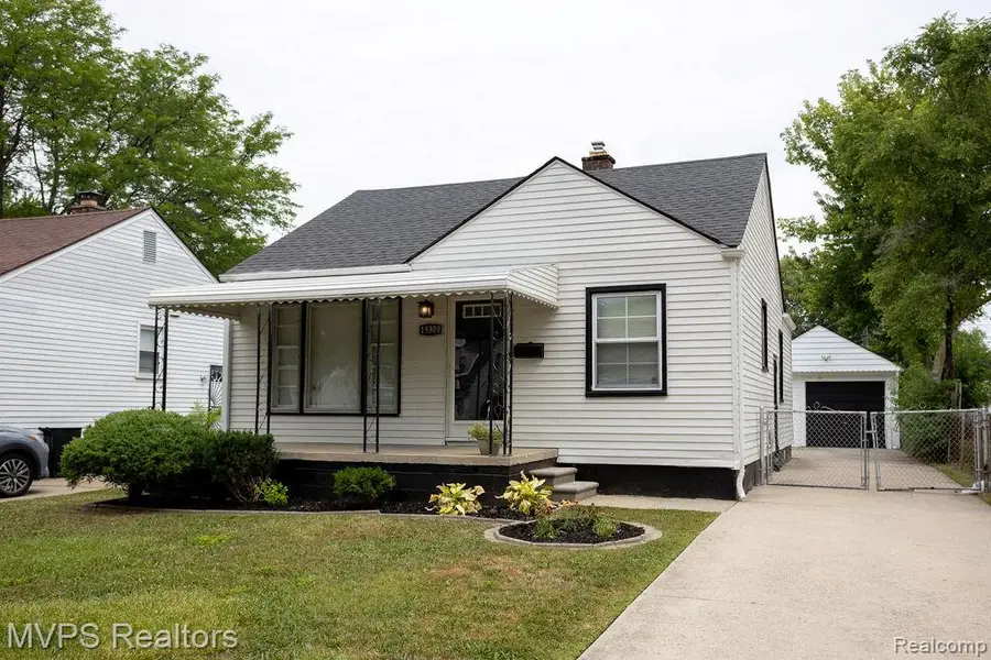 19309 Woodside Street, Harper Woods, MI 48225 - #2