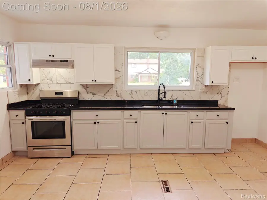 6270 Hunt Street, Romulus, MI 48174 - #2