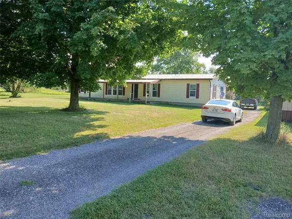 1938 N Englehart Road, Deford, MI 48729