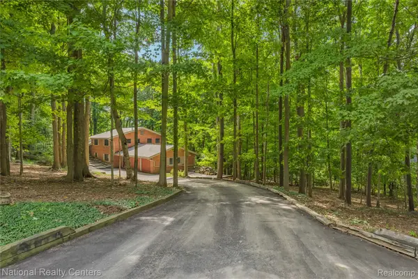 20173 W Whipple Drive, Northville, MI 48167