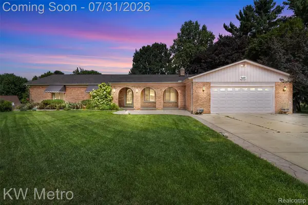 56811 Foxcroft Court, Utica, MI 48316