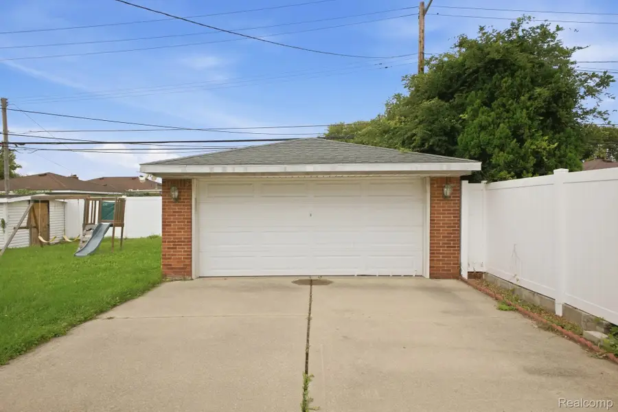 11147 Martin Road, Warren, MI 48093 - #2