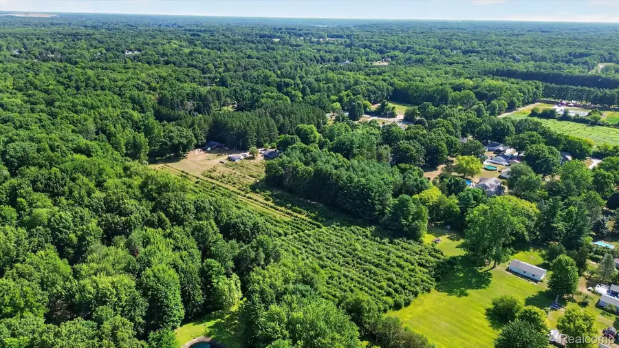 000 Gillette, Flushing, MI 48433 - #2