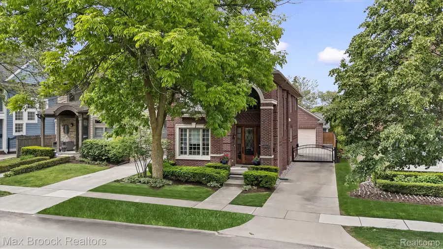 1045 Bennaville Avenue, Birmingham, MI 48009 - #3