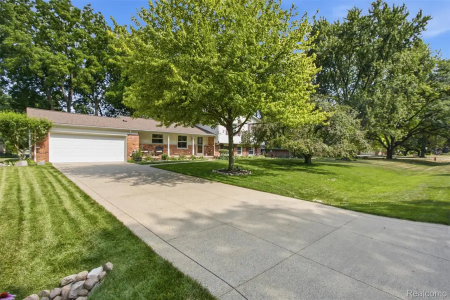 29942 Briarton Street, Farmington Hills, MI 48331 - #2