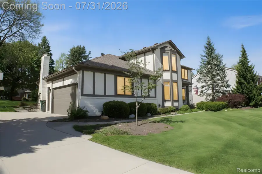362 Lake Forest Road, Rochester Hills, MI 48309 - #2