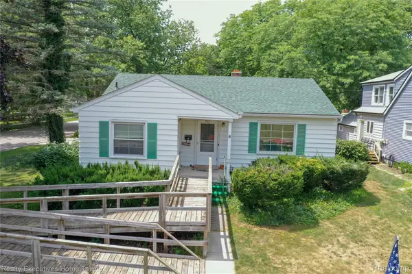 703 N 9th Street, StClair, MI 48079