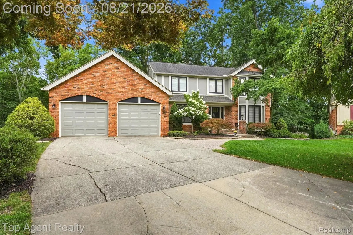 412 Streamview Court, Rochester Hills, MI 48309 - #1