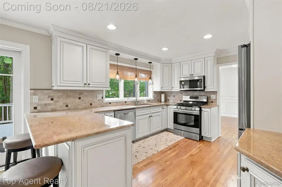 412 Streamview Court, Rochester Hills, MI 48309 - #3