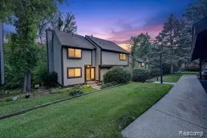 515 Carberry Hill, Brighton, MI 48116
